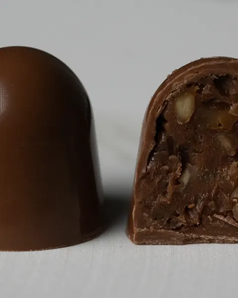 Reserva: Almond, sea salt & milk chocolate